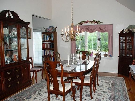 Tripp diningroom