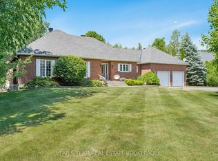 35 Parr Blvd, Springwater, ON L9Z0B1