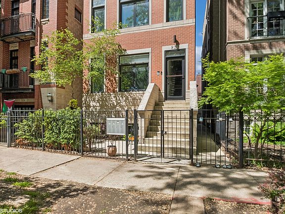 2nd image of 822 W Buckingham Pl #401