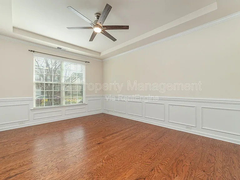 7922 Kelburn Ln — Photo 19