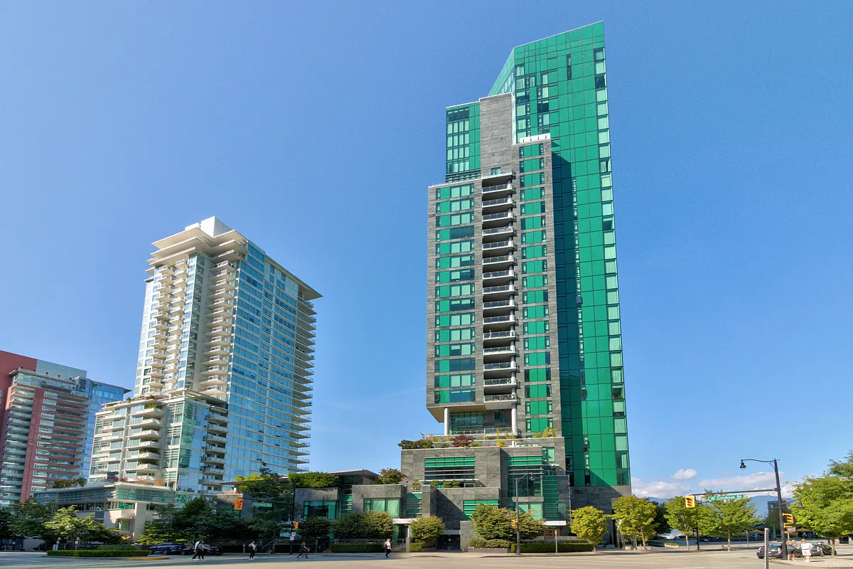 2 bed, 2.5 bath, 2513 sqft, $13,000 — Photo 1