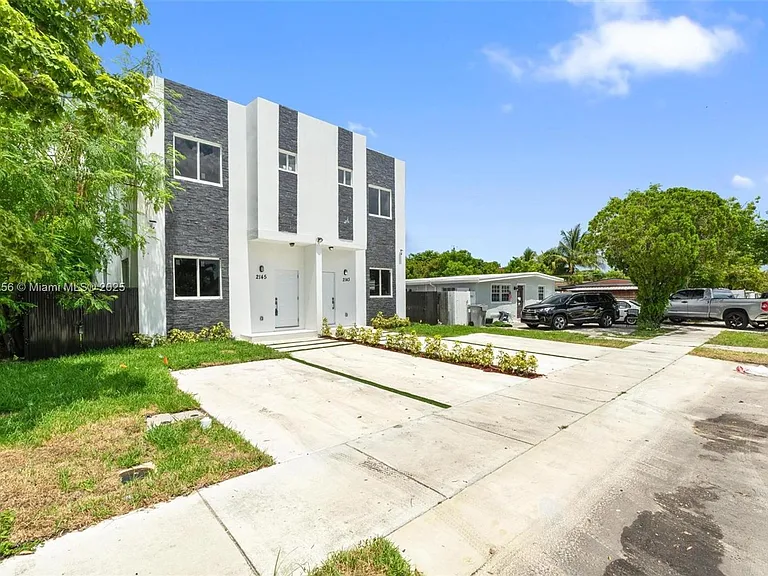 2143 NW 4th St #2 — Photo 7