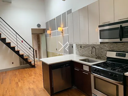 Rented by Yaffa Realty LLC | media 11