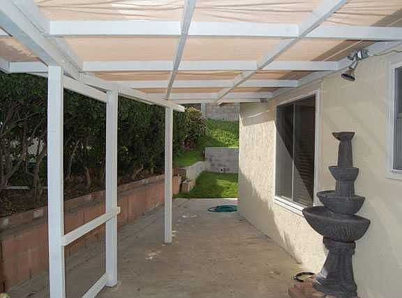 PATIO COMES WITH BEAUTIFUL FOUNTAIN