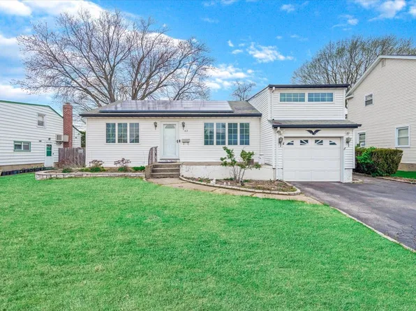 42 Elliot Drive, Hicksville, NY 11801