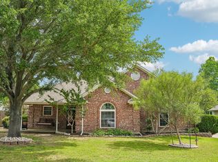 304 Woodlawn St, Krum, TX 76249