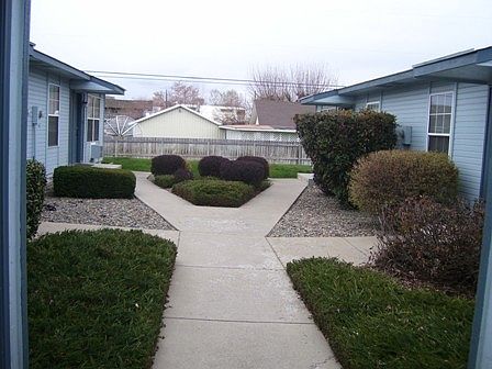 3rd image of 1204-1206 S 40th Ave #1204B