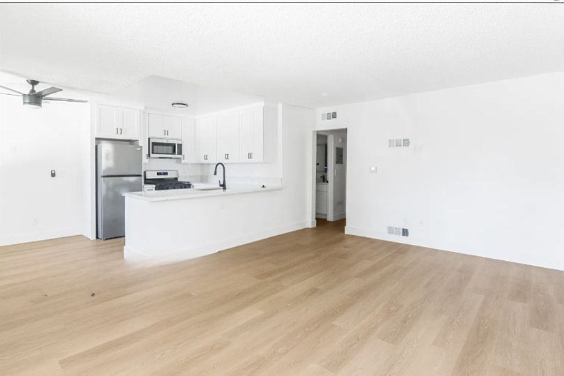 1st image of 13920 Sayre St #6