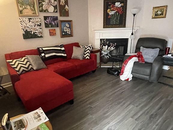 3rd image of 430 Walton Ferry Rd APT 807