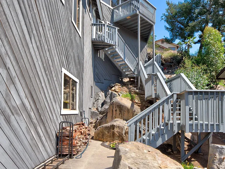 1539 San Miguel Ave — Photo 3