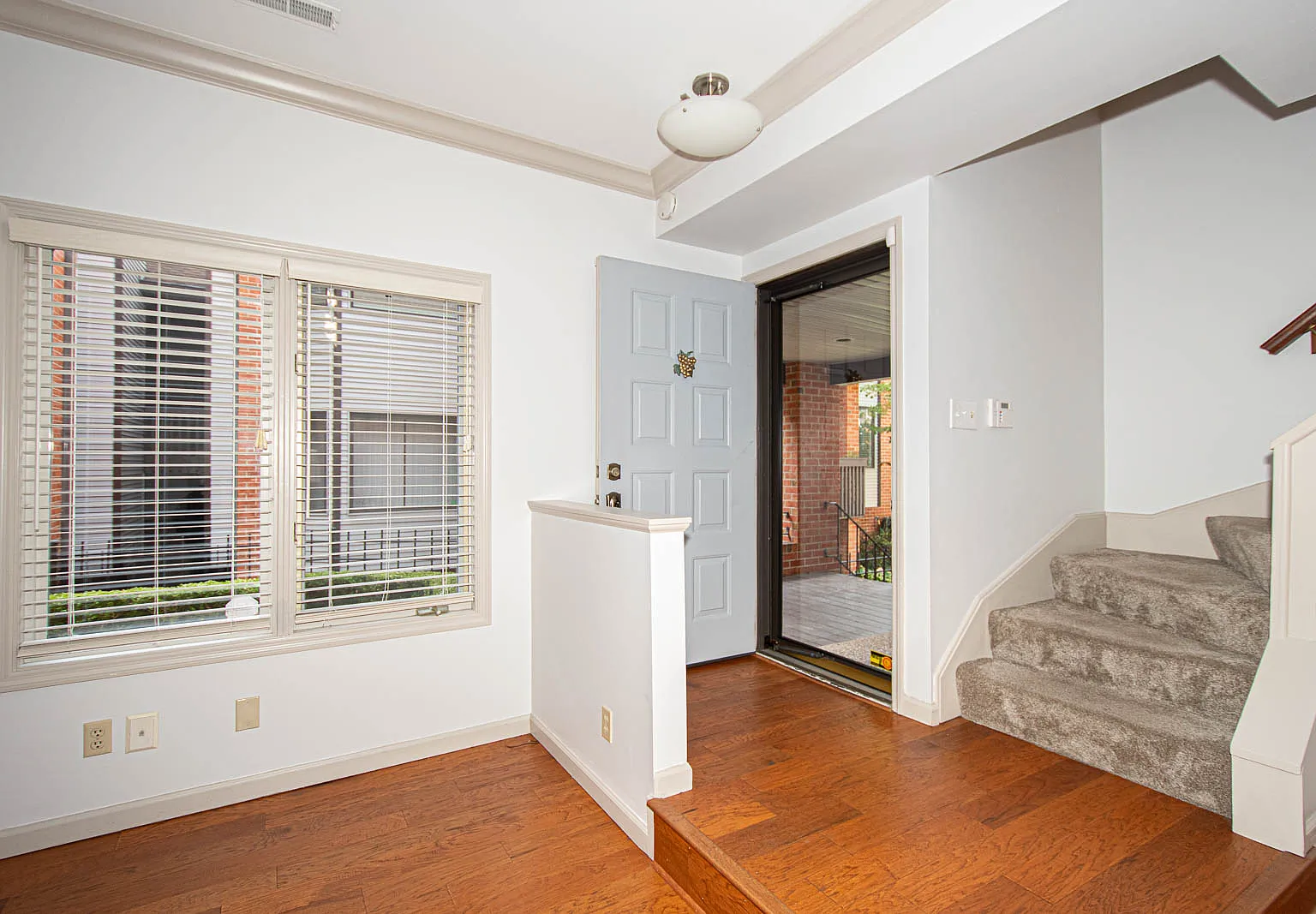 2 bed, 2.5 bath, 1600 sqft, $3,200 — Photo 3