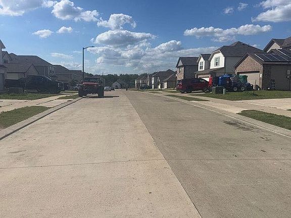 4th image of 982 Rice Dr
