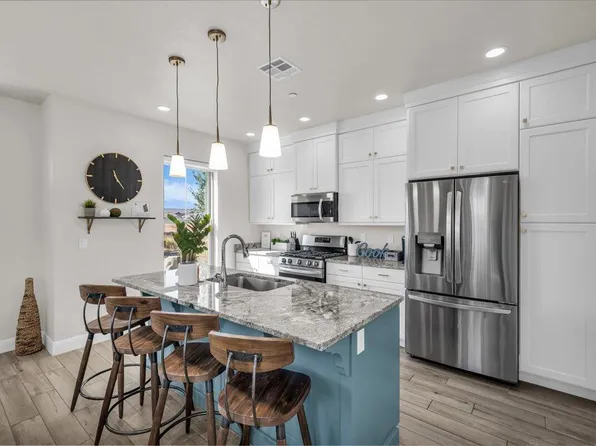 1181 E Farmhouse Dr, Washington, UT 84780