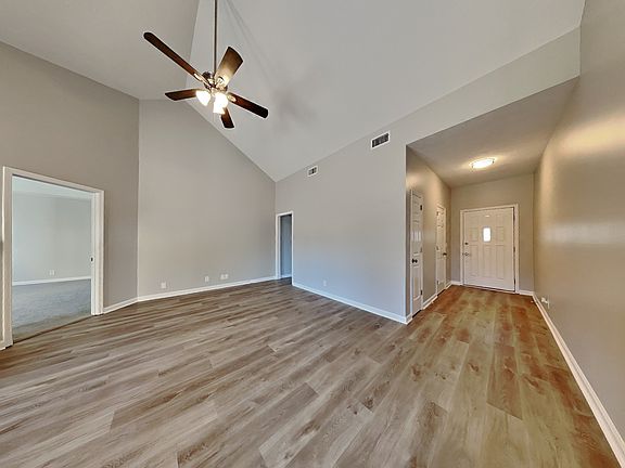 3rd image of 212 Richmond Dr