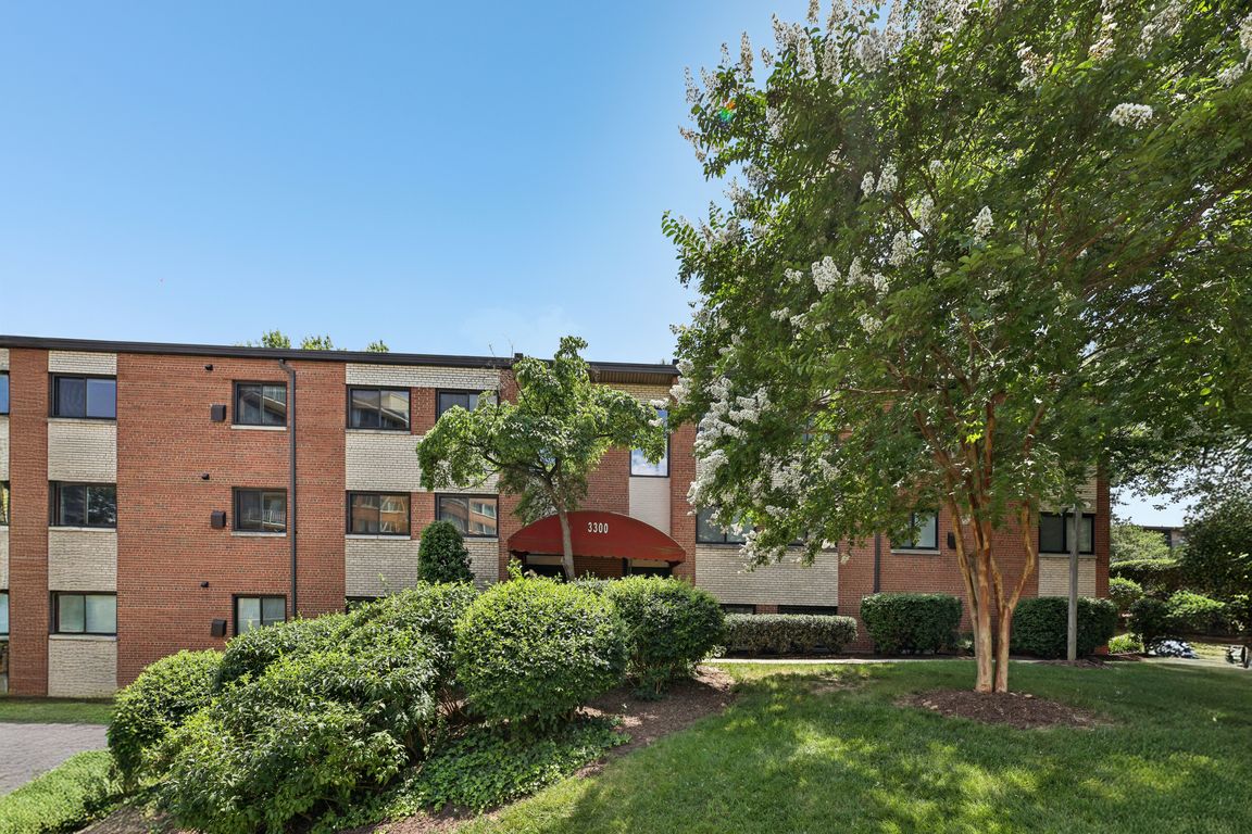 S 28th St-2406-001.jpg