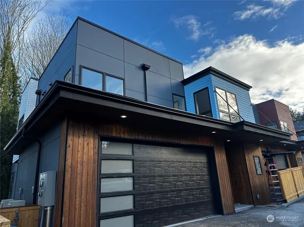 411 SW Thistle Street, Seattle, WA 98106