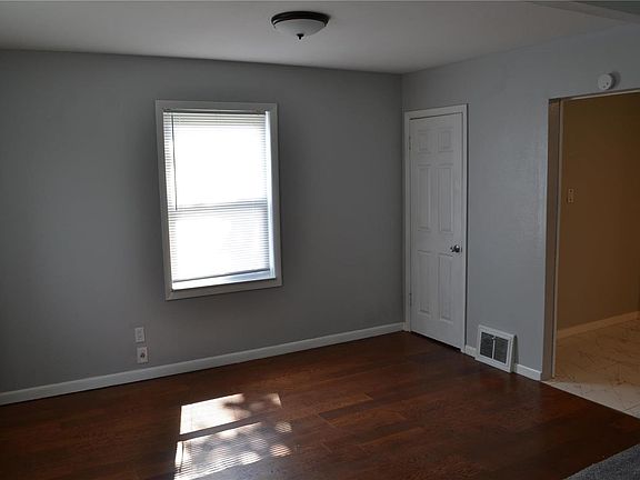 5th image of 10612 Saint Xavier Ln