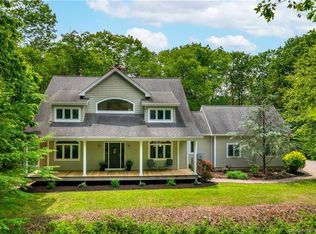 9 New Bridge Rd, Brookfield, CT 06804