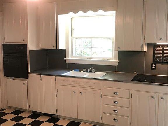 5th image of 6009 Upham Dr
