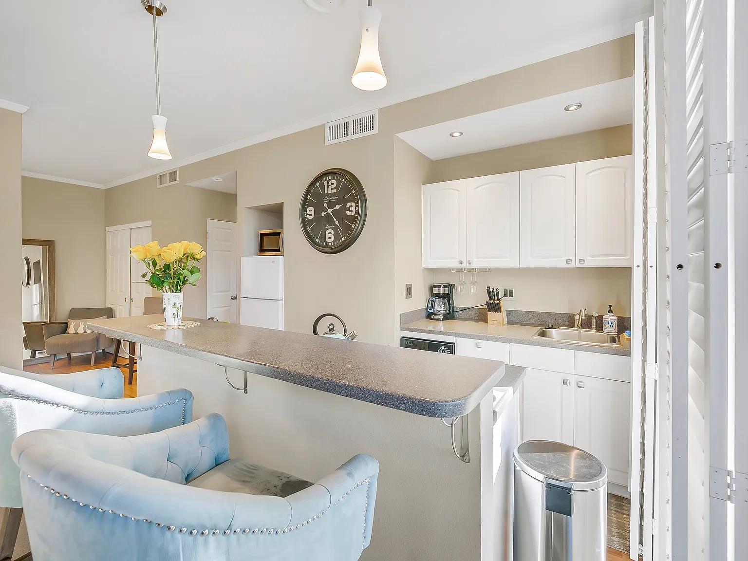 1 bed, 576 sqft, $1,900 — Photo 3