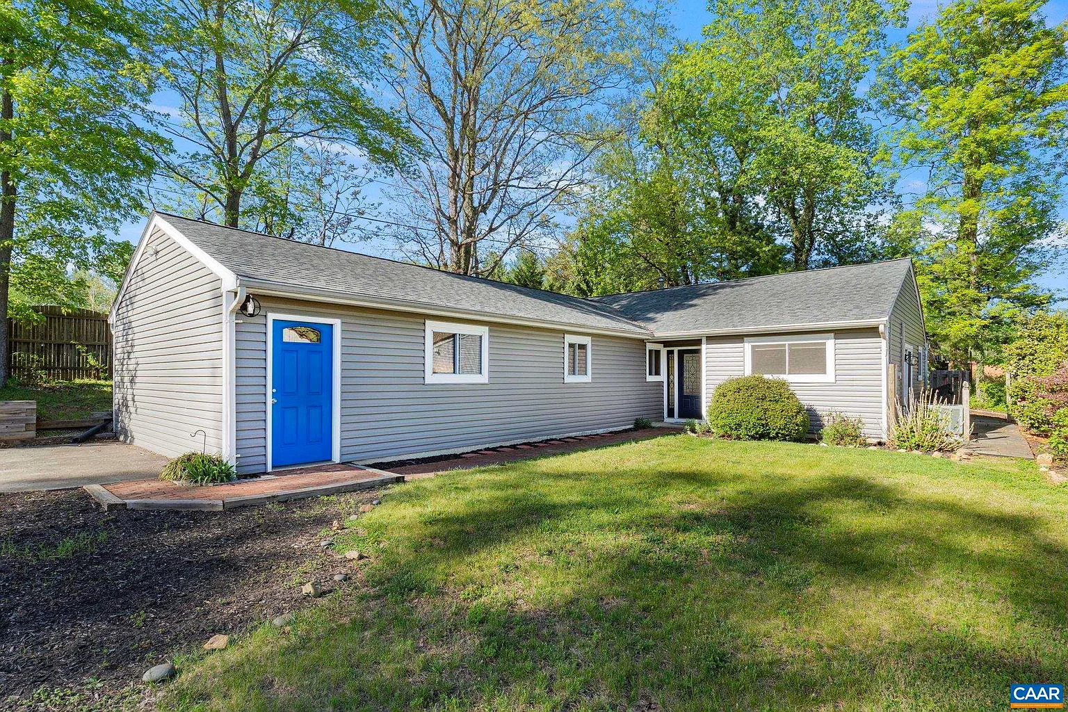 1495 Lake Forest Dr photo 1