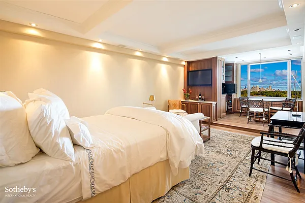 Sold by Sotheby's International Realty | media 7