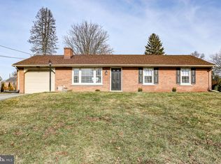 215 Tennyson Dr, Lancaster, PA