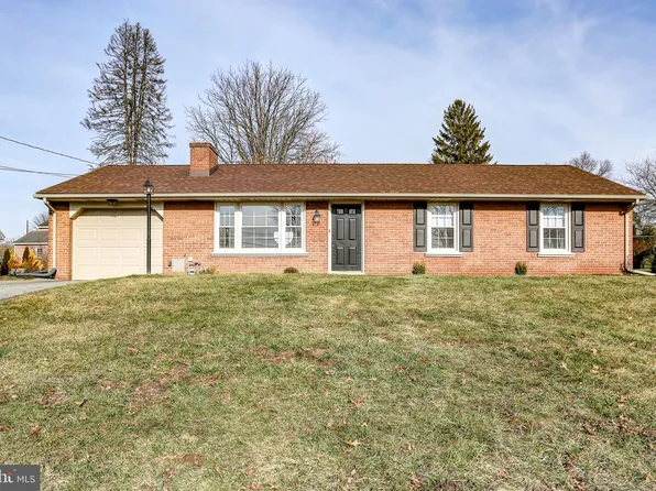 215 Tennyson Dr, Lancaster, PA 17602