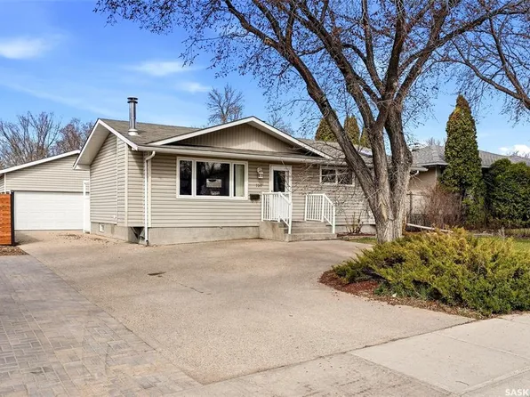 730 MCINTOSH STREET N, Regina, SK S4R 5Z4