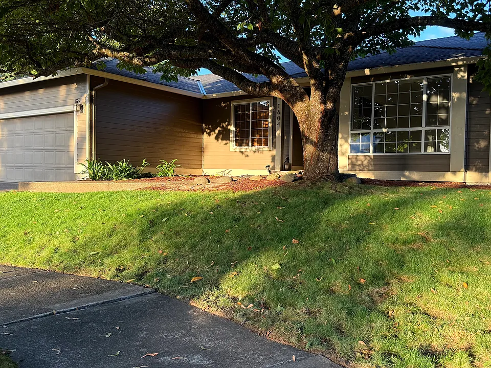 1604 SW North Star Loop