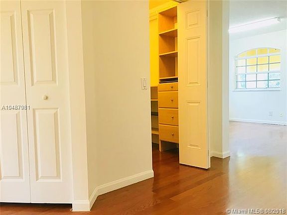 5th image of 4182 Pinewood Ln
