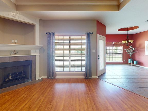 3rd image of 442 Meadowridge Cir