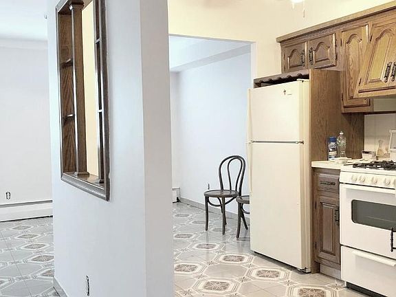 4th image of 6027 74th St #2