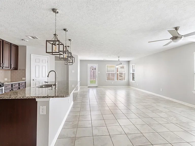 20805 Langworth Pl — Photo 16