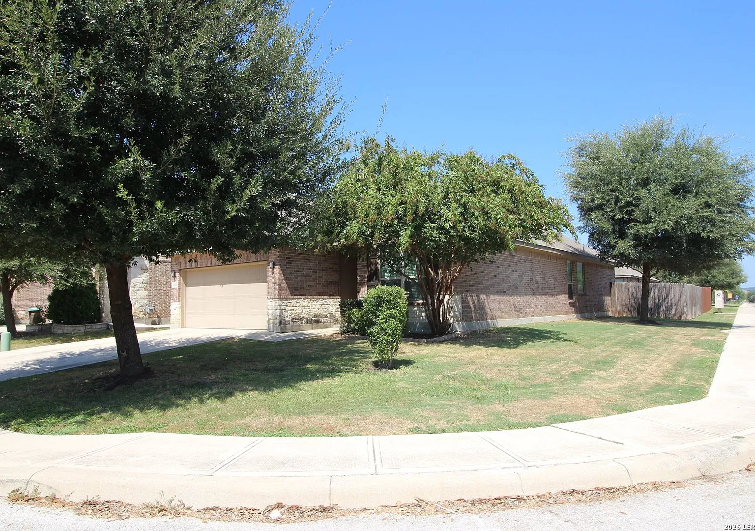 3/2.5/2, One Story in Waterford Park — Photo 3