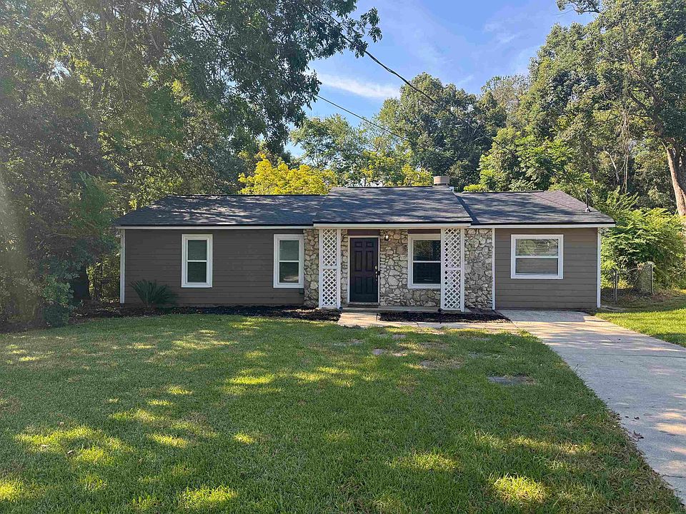 1st image of 2612 Byron Cir
