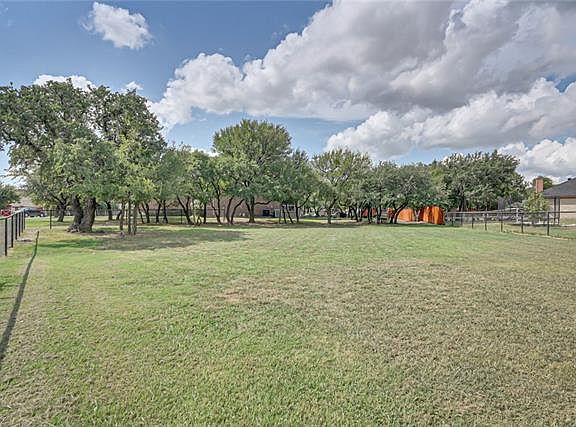 5th image of 263 Highland Dr