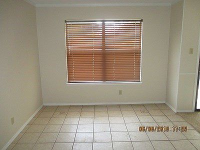 4th image of 1810 La Mesa Ln