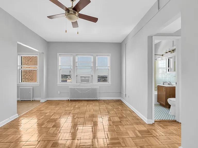 The Glenwood Apartments — Photo 24