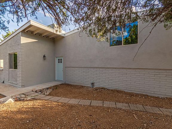 3rd image of 9312 E Calle Kuehn