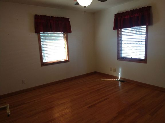4th image of 160 Stanek Ct
