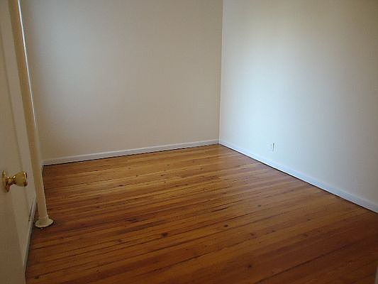 3rd image of 241 Clifton Pl APT 5