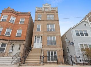 1310 W Chestnut St #201, Chicago, IL 60642