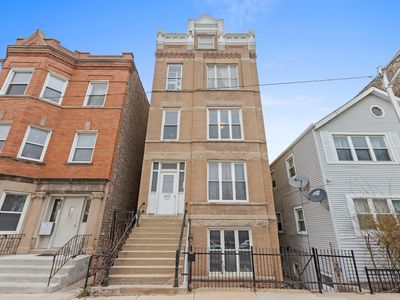 1310 W Chestnut St #201, Chicago, IL, 60642