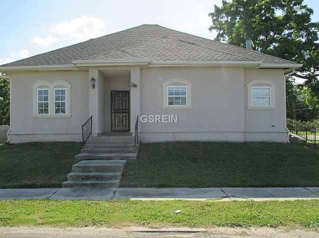 1st image of 1536 Crescent St