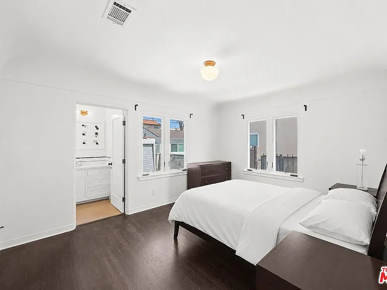 1542 S Canfield Ave — Photo 18