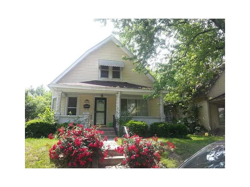 1136 N Gale St photo 1