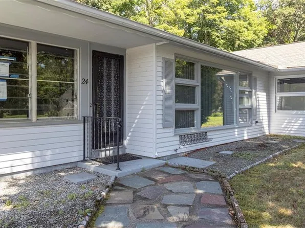 24 Doray Dr, Scituate, RI 02831