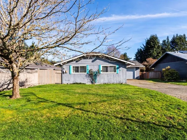 6525 Country Rd, Sooke, BC V9Z 0W9