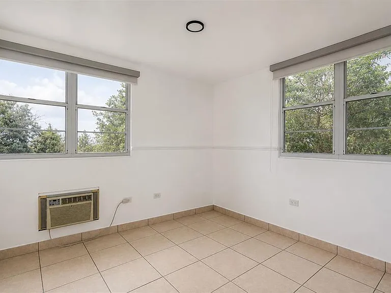 Ave. Las Cumbres Vistas De San Juan — Photo 15